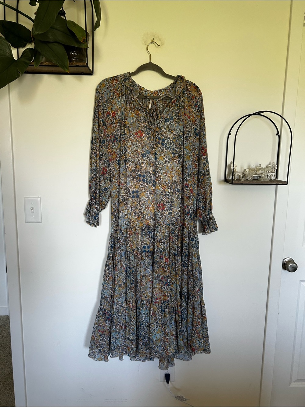 Free People Feeling Groovy Floral 70’s Style Boho Hippie Maxi Dress Size XS